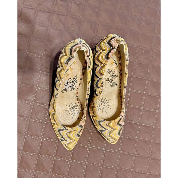 Naughty Monkey Women's Platform Heels w. Embroidered Exterior, Snakeskin - 6 - Picture 10 of 12